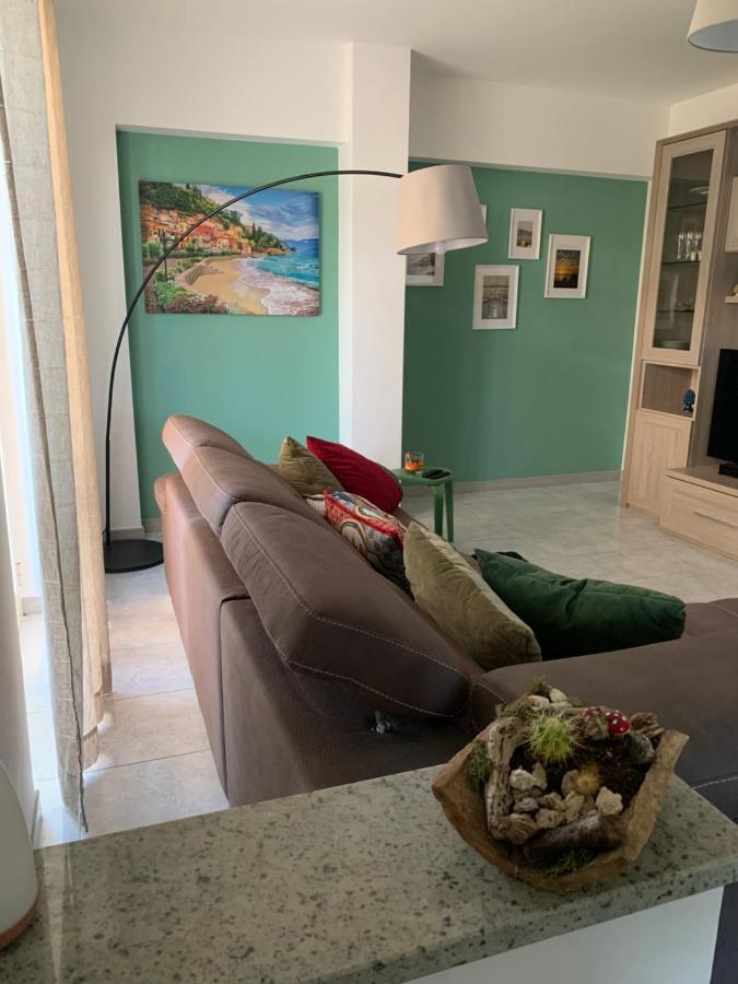 Вилла Torrevarata Vacanze Санта-Тереза-ди-Рива Экстерьер фото